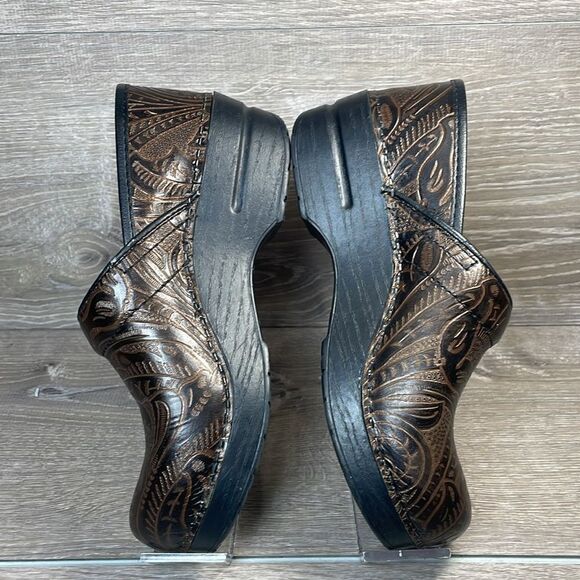 Dansko Professional Copper Antique Tooled Leather Women’s Sz 6.5-7/EU 37 Clogs - Picture 9 of 14